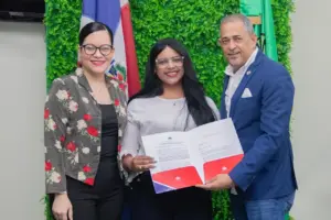 Read more about the article El MESCyT entrega 96 becas del Programa Becas Nacionales para estudiar en la UCE